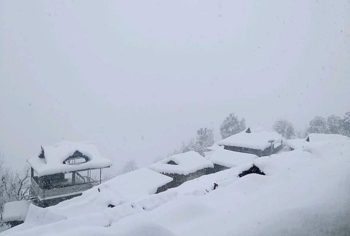 many roads closed for traffic in himachal after fresh snowfall
