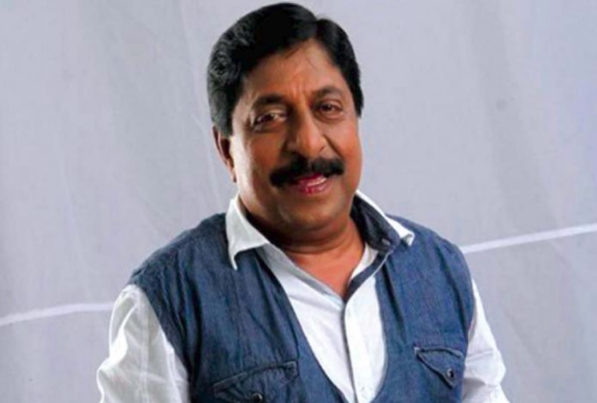 South actor Sreenivasan admit in hospital After Complaining of Breathing Problems