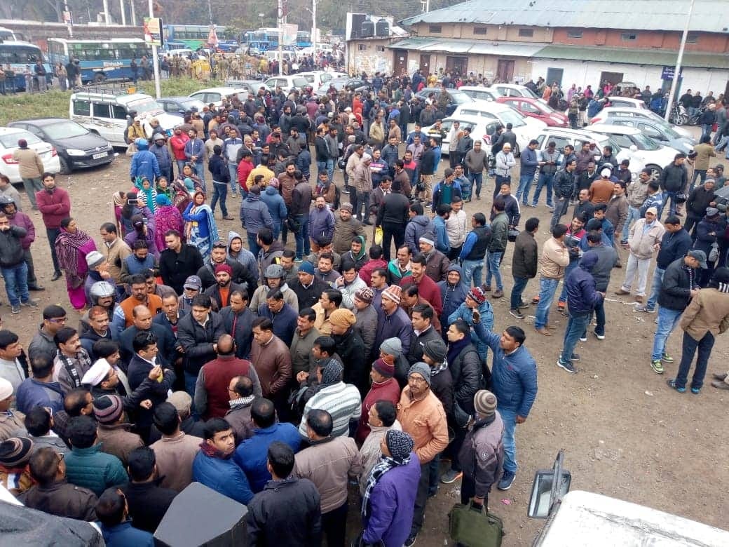 chief secretary calls employees for meeting agitating for old pension scheme.
