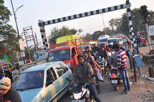 traffic jam in gwalior road crossing