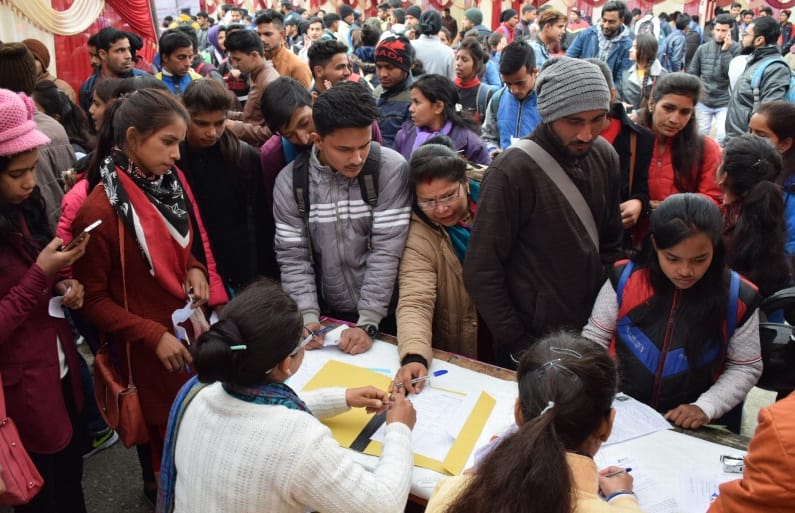 Hundreds of youth gather in the employment fair