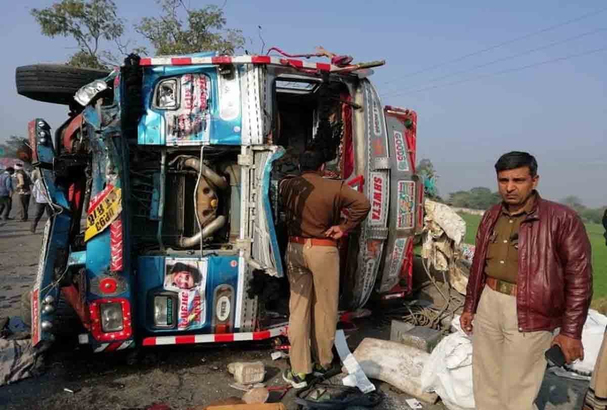 truck bolero accident on highway