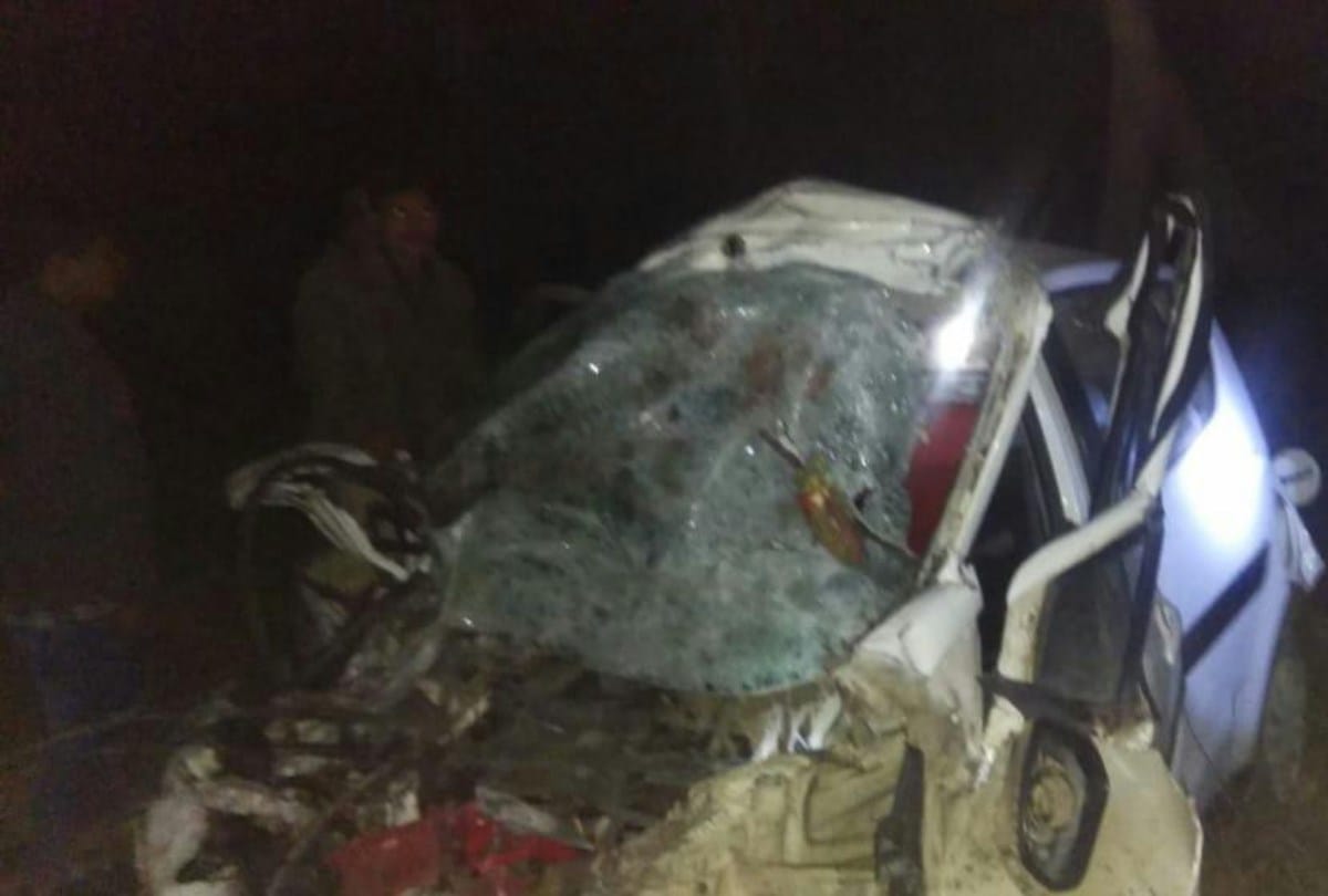 Six people died due to car tire burst in Kaushambi, prayagraj