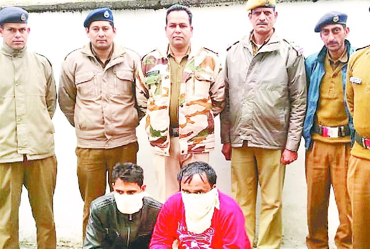बजौरा में 2.225 किलो समेत दो गिरफ्तार