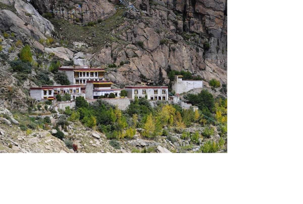 best tourist places in laddakh and alchi village