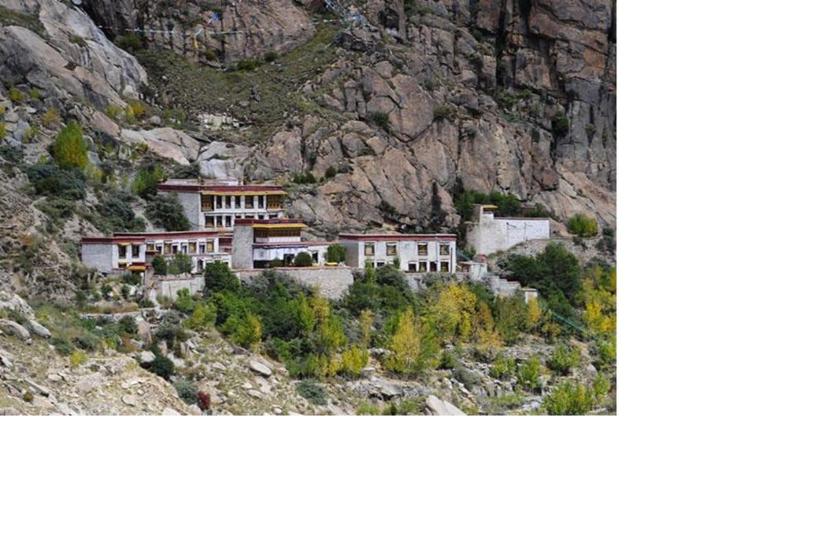 best tourist places in laddakh and alchi village
