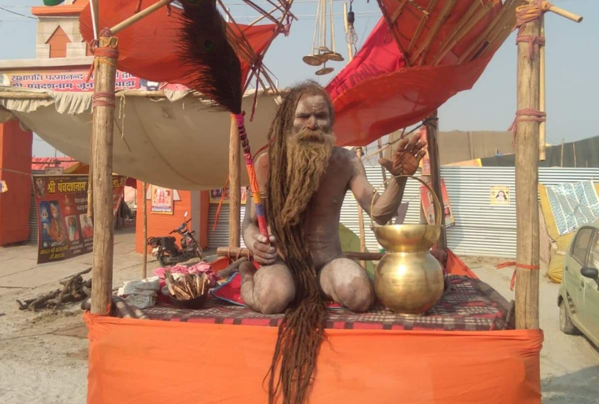 kumbh mela 2019 funny baba visit to mauni amavasya shahi snan in prayagraj
