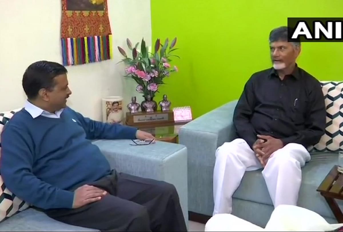 N Chandrababu Naidu met Arvind Kejriwal at the latter residence