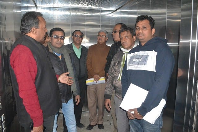 CMO and CMS stranded in lift