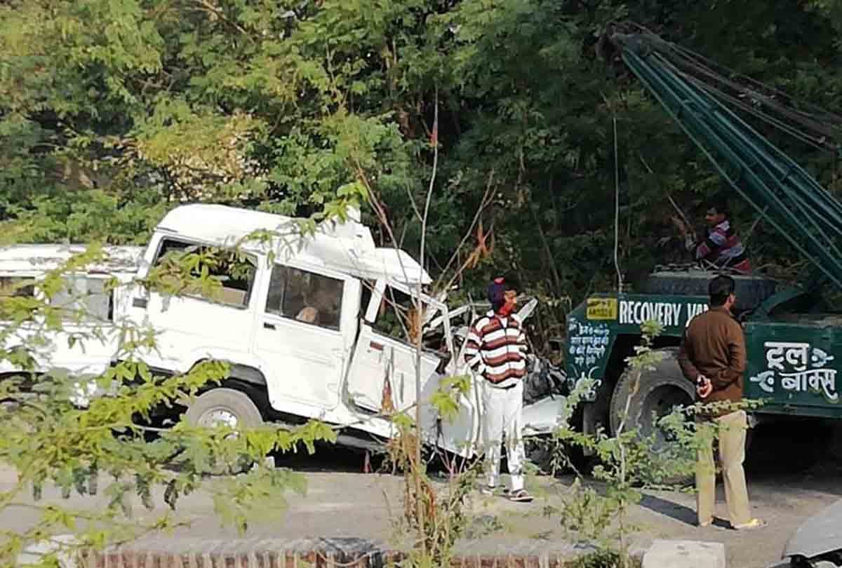 truck bolero accident on highway