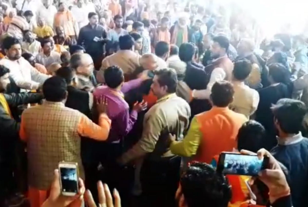 Kumbh 2019: Saint angry after dharm sansads not declared date of Ram mandir