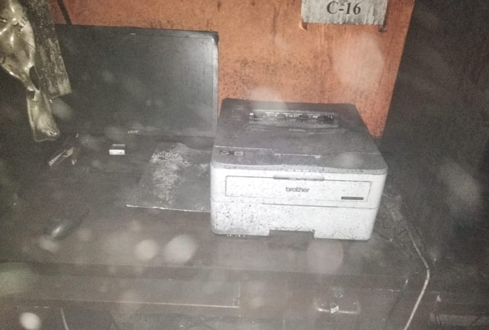 fire in bjp state office in lucknow.