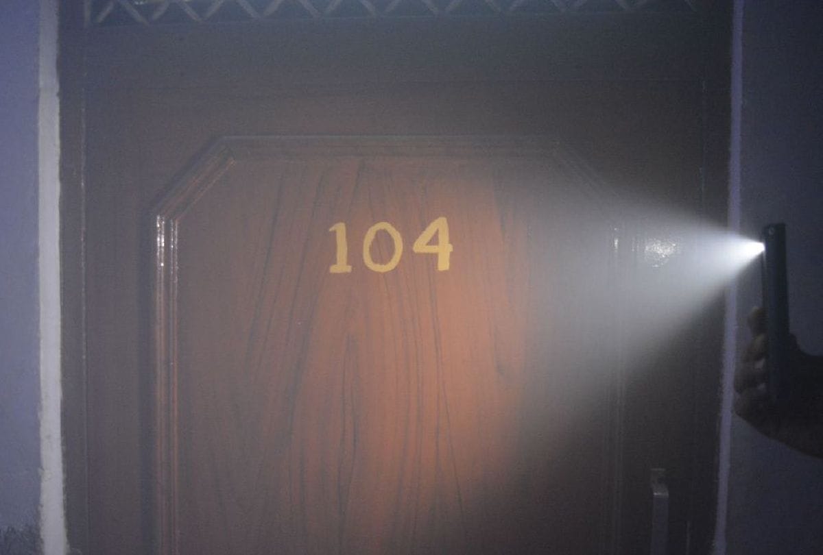 woman committed suicide with lover in hotel room in mathura