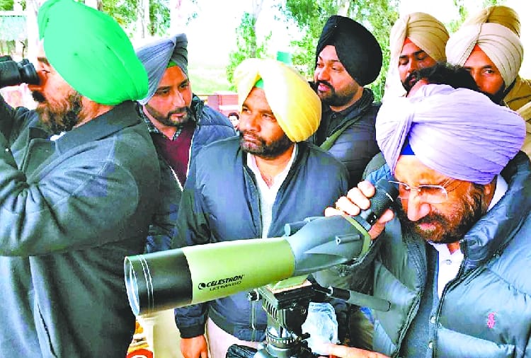 Two telescopes Installed in border for visit to Gurdwara shri Kartarpur Sahib