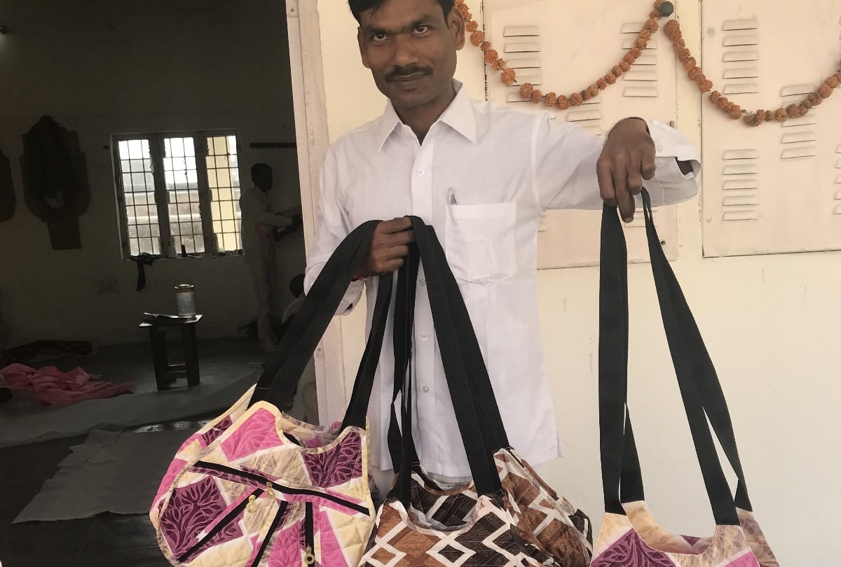 huge demand of products made by prisoners  in kumbh mela