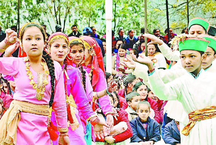 पुरस्कार पाकर चहके होनहार
