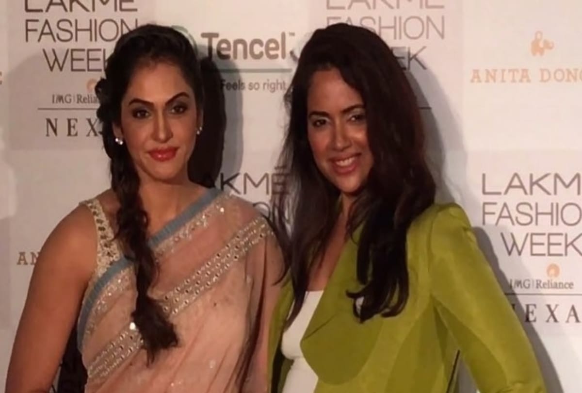 Sameera Reddy expected second baby show her baby bump
