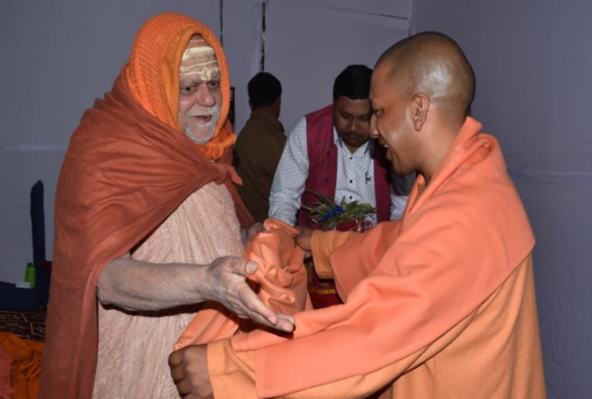 kumbh mela 2019 Swami Nishchalanand not suppot to government on Ayodhya issue