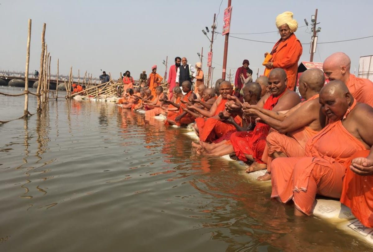 Prayagraj Kumbh Mela 2019 1500 people made Naga Sadhu including 50 sadhvi