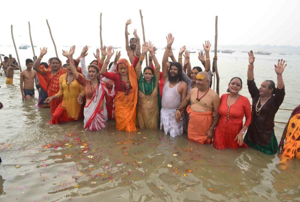 kumbh mela 2019 Hindu family adopted Islam and now in Mahamandaleshwar kinnar akhada