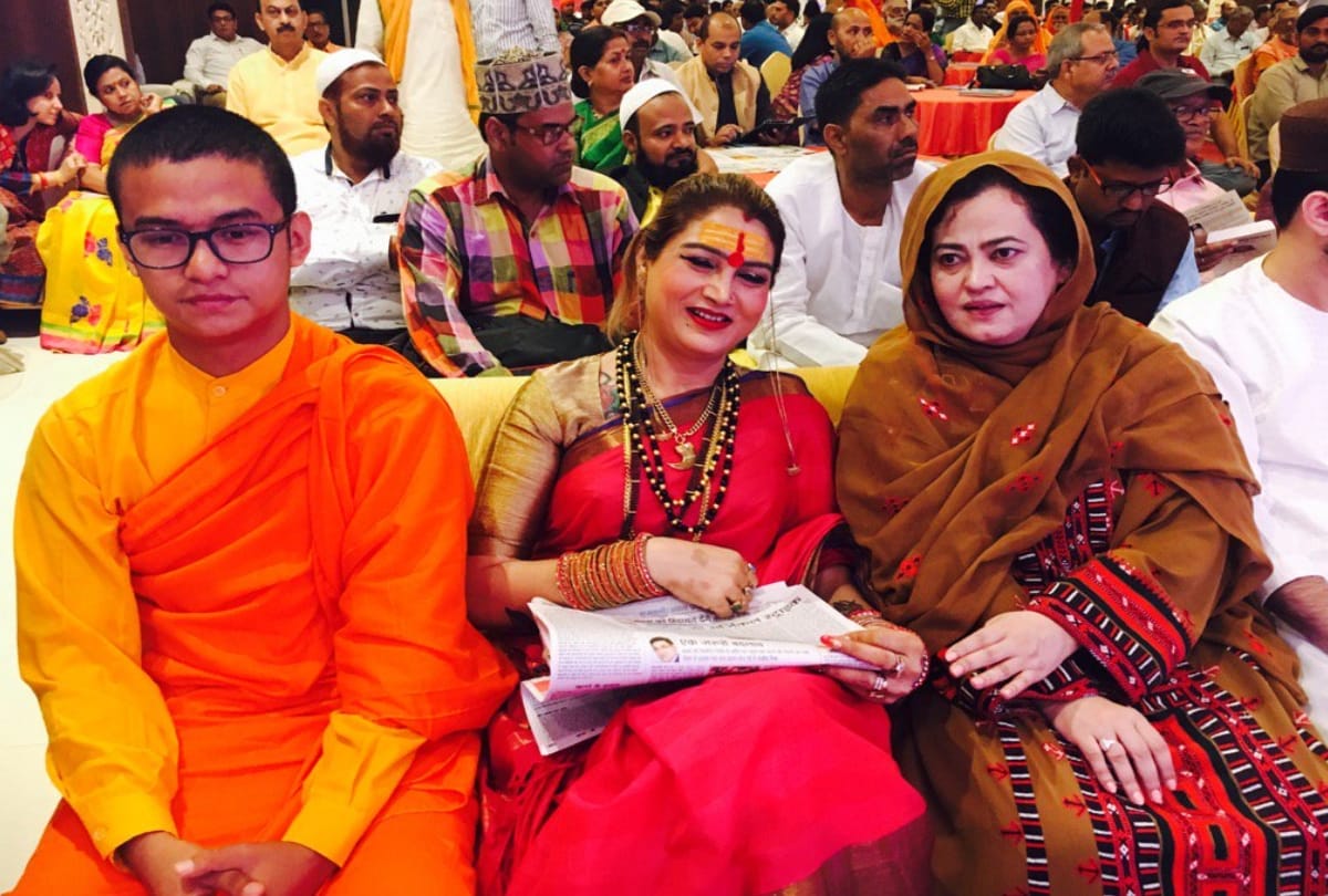 kumbh mela 2019 Hindu family adopted Islam and now in Mahamandaleshwar kinnar akhada