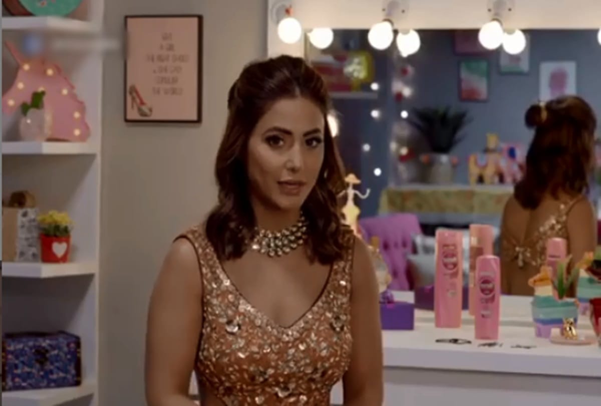 hina khan slam indian media for leak personal information of Wing Commander Abhinandan Varthaman