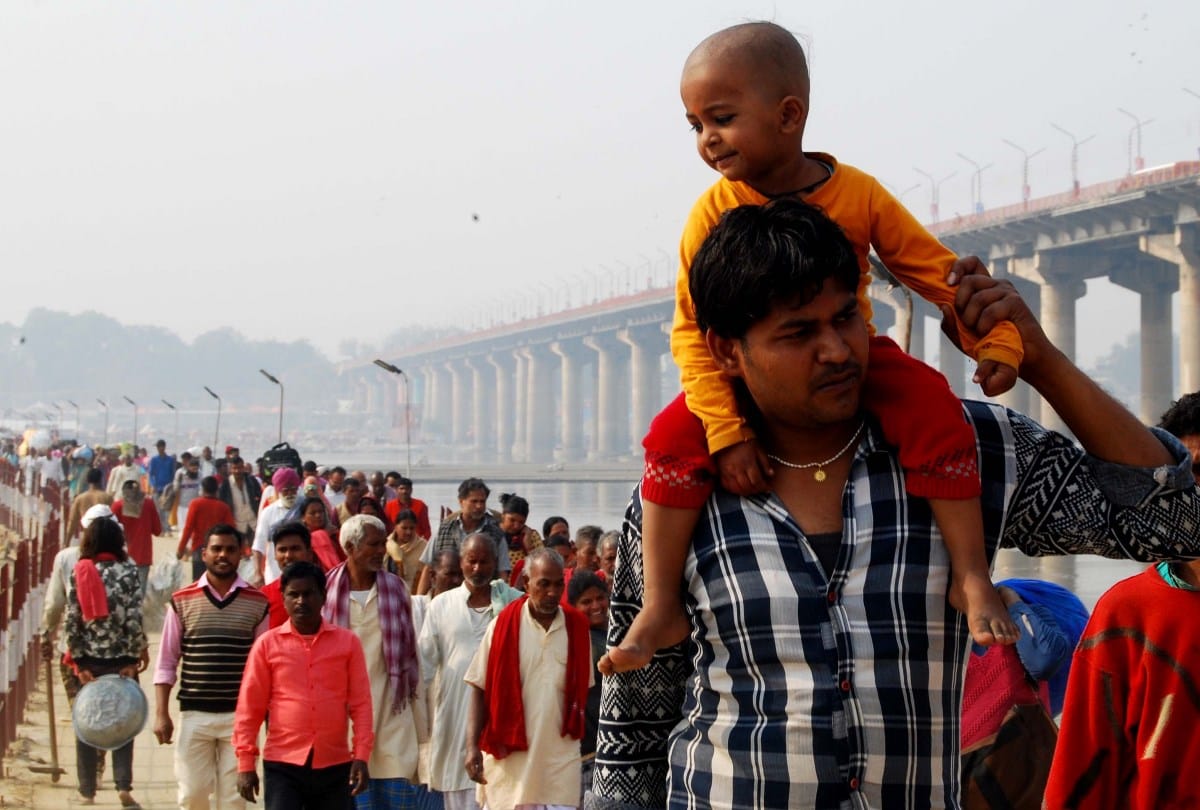 Kumbh 2019: heavy Crowd of Devotees in sangam before mauni amavasya snan in kumbh