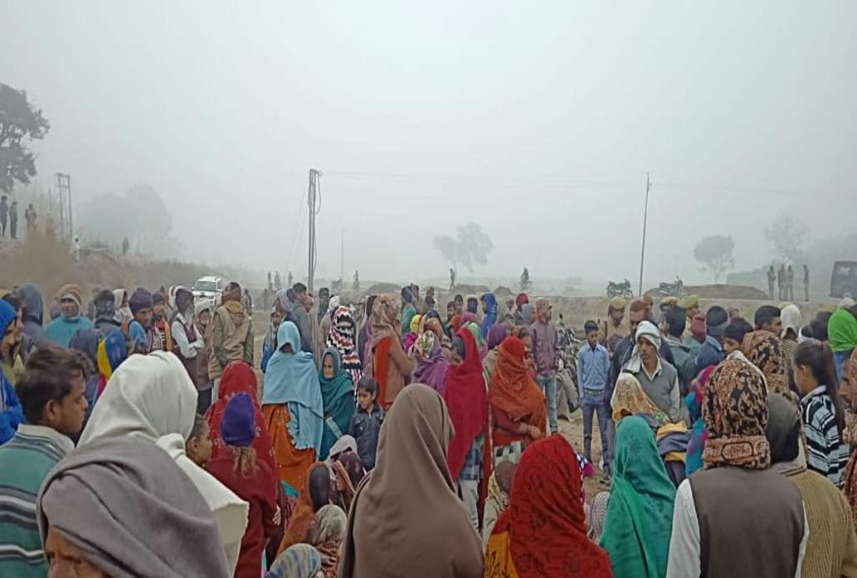 Farmer dies after hit by train due to heavy fog in agra