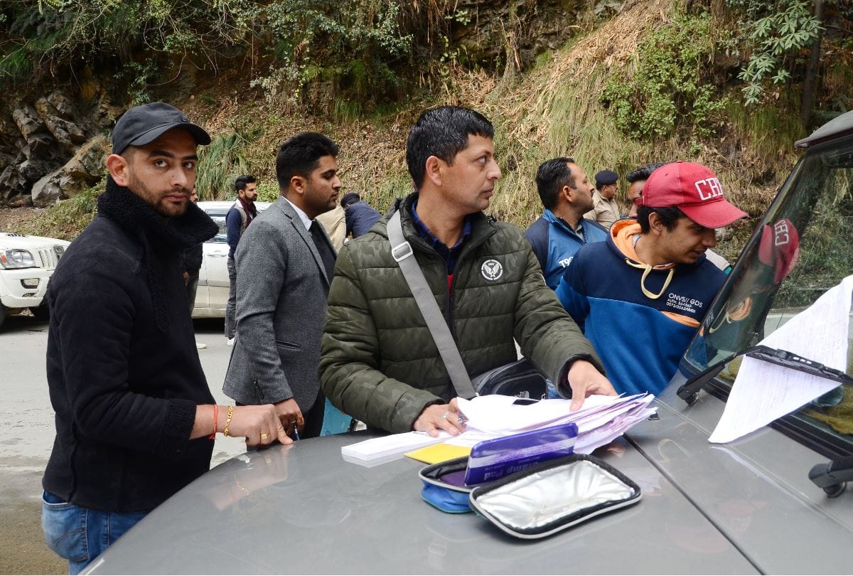 गाड़ियों के कटे चालान