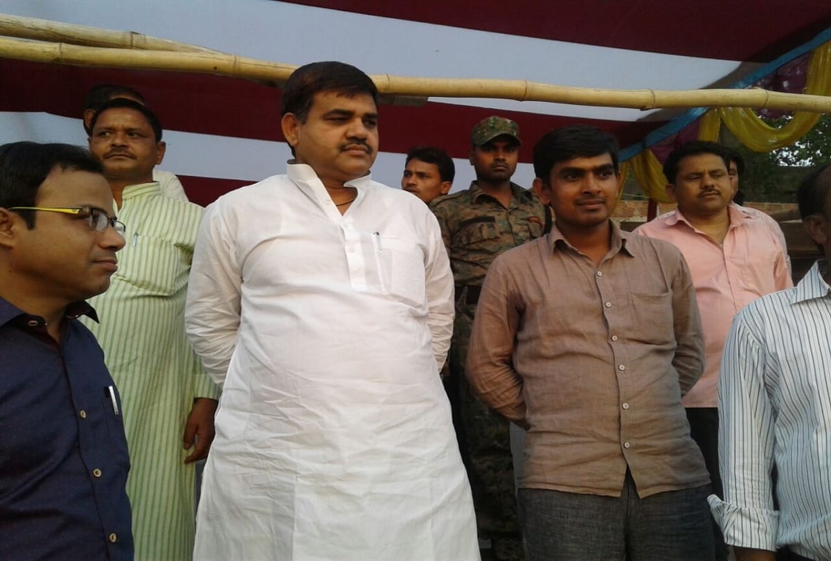 Bihar: Attack on RJD MLA house, car damaged