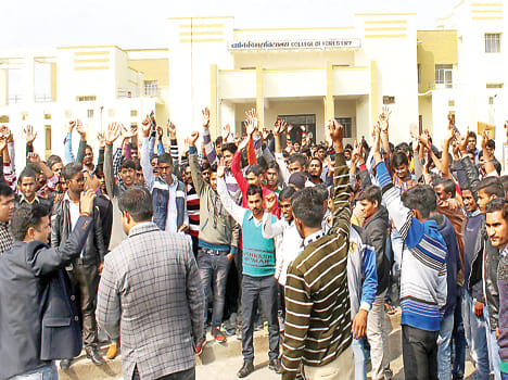 The university Students Ruckus