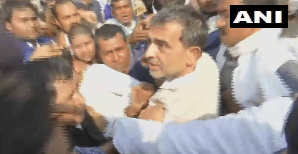 kushwaha slams nitish over lathi charge in patna Jan aakrosh rally