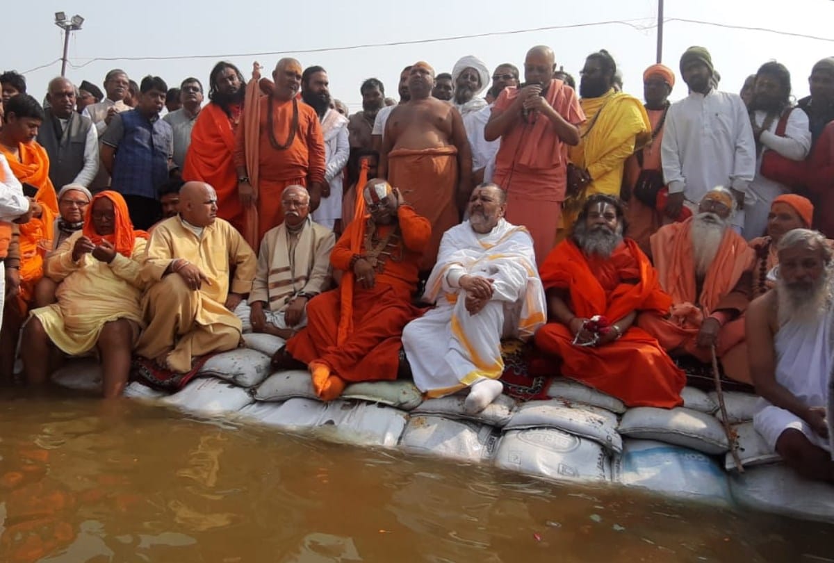 kumbh 2019: VHP Sankalpa Yatra for ram mandir after Dharma Sansad in kumbh mela prayagraj