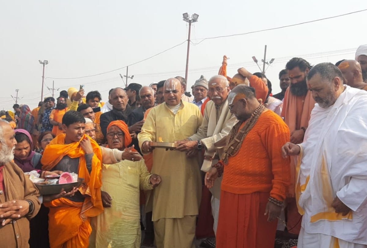 kumbh 2019: VHP Sankalpa Yatra for ram mandir after Dharma Sansad in kumbh mela prayagraj