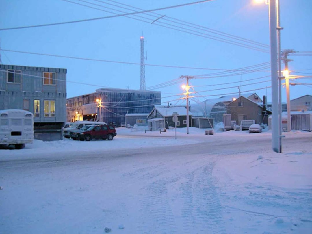 people live 65 days in darkness utqiagvik town in alaska midnight sun