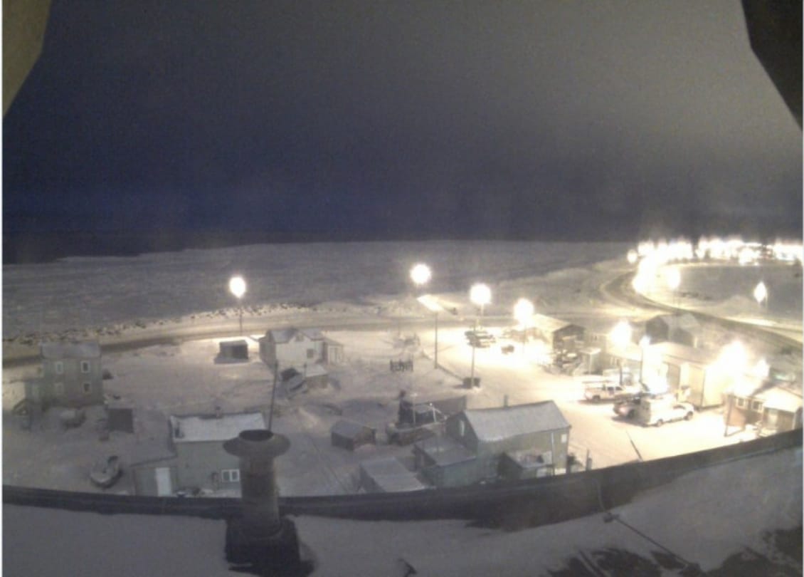 people live 65 days in darkness utqiagvik town in alaska midnight sun