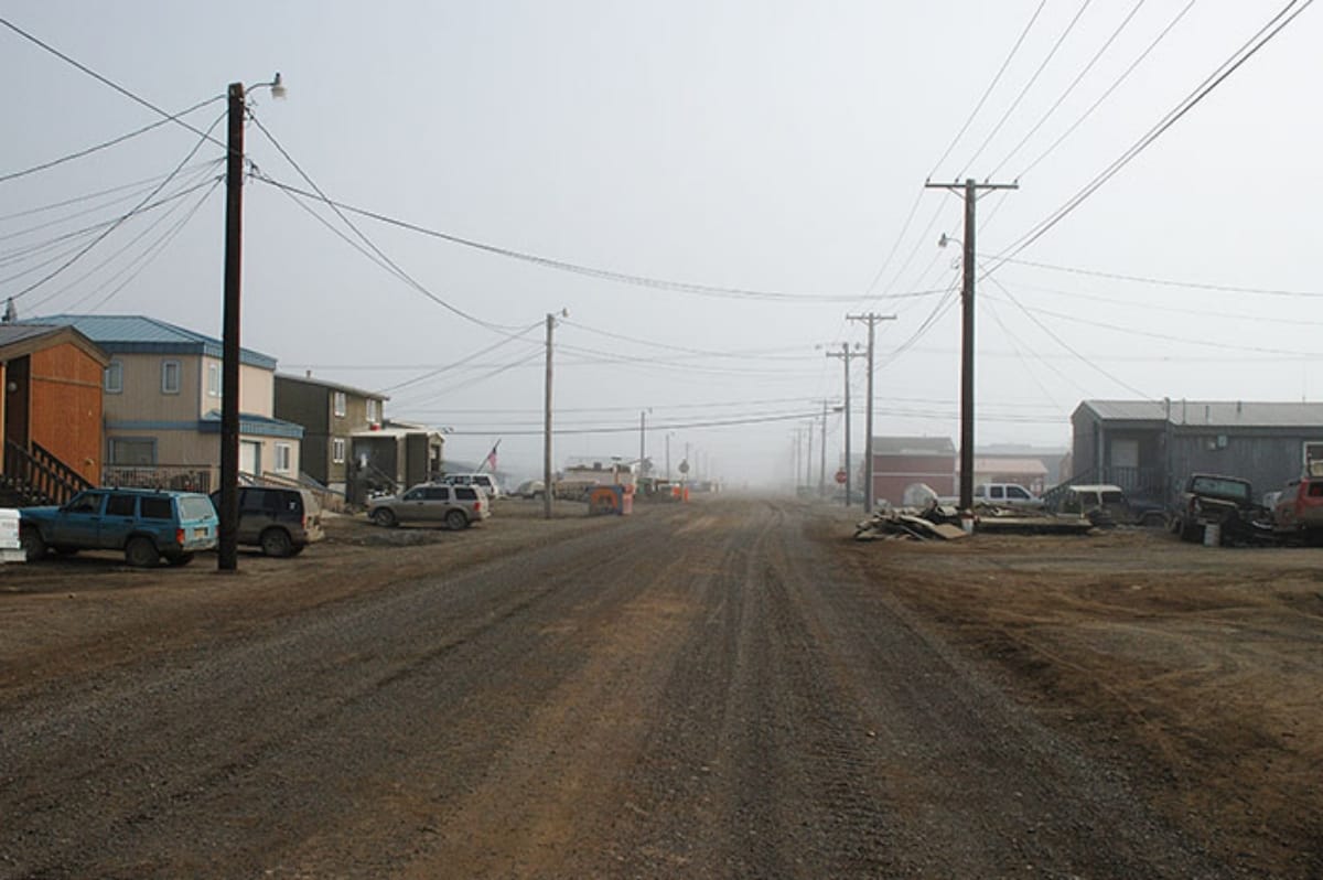 people live 65 days in darkness utqiagvik town in alaska midnight sun