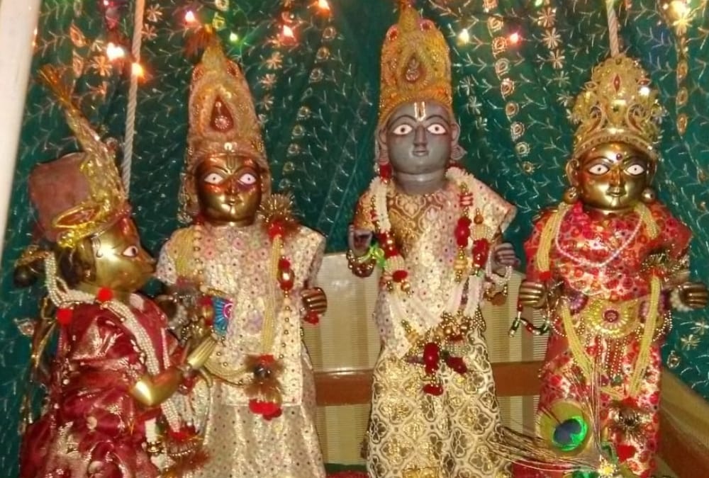 theft in ram janki temple in bahraich.