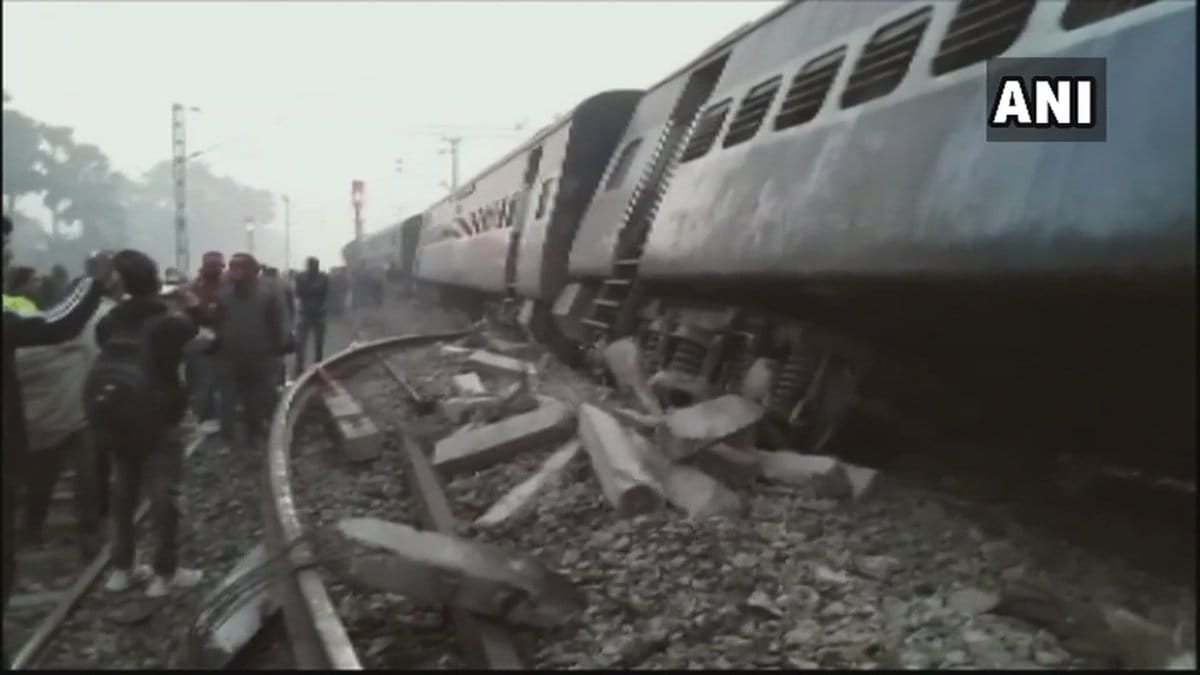 Pictures: Train accident in Bihar, 7 people dead