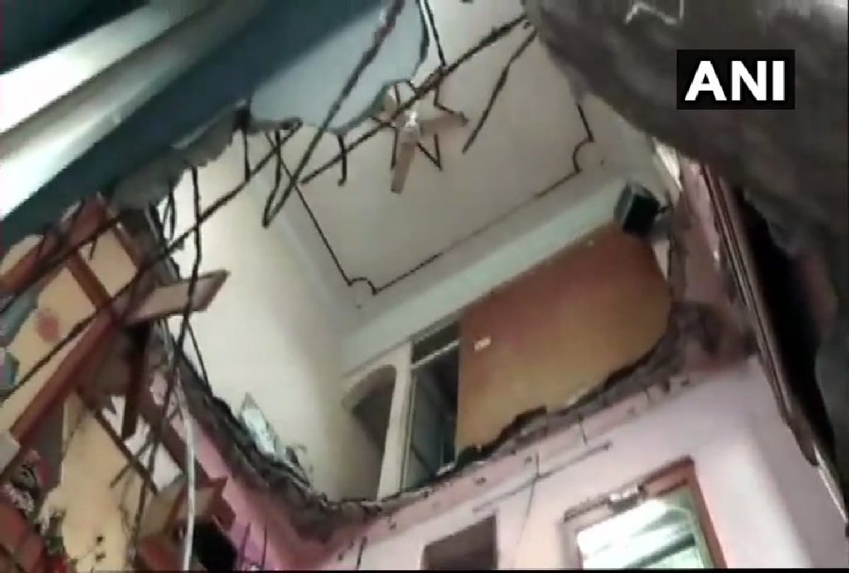 3 people died, 2 injured after a building collapsed Ulhasnagar in Thane district Maharashtra