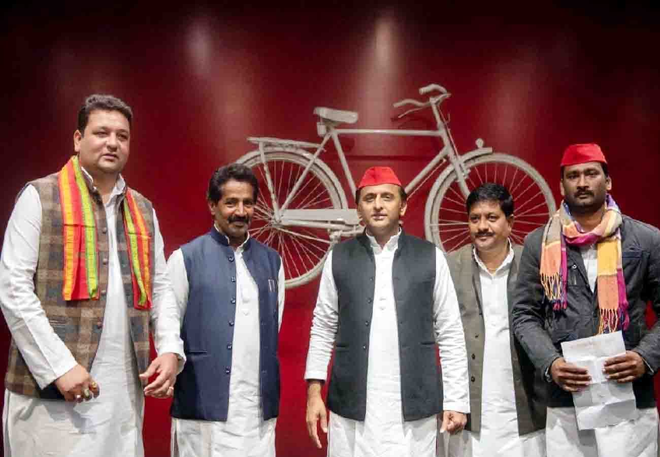 Congress leader Prabhakar Pandey may be included in SP
