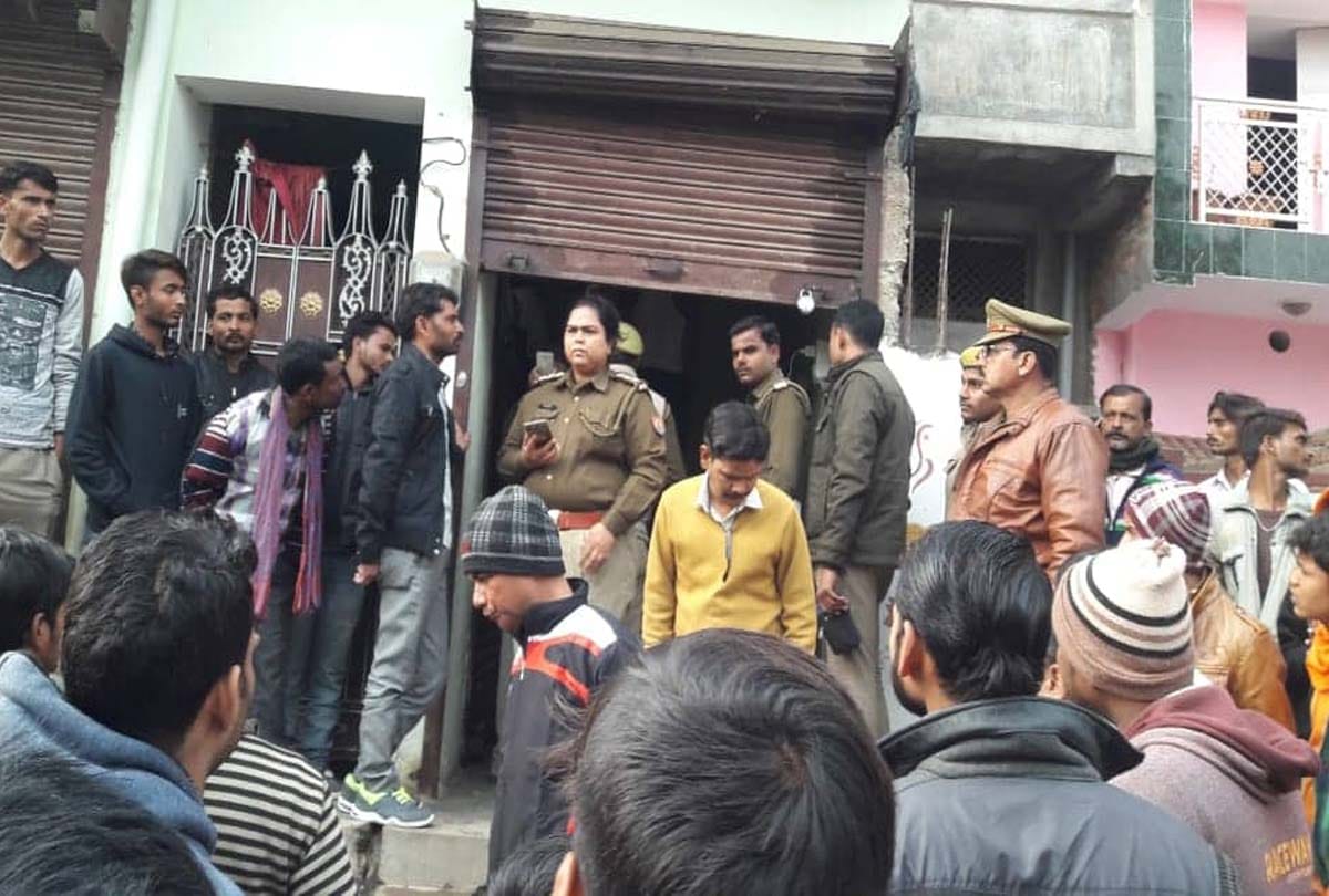 husband kills wife in mahoba