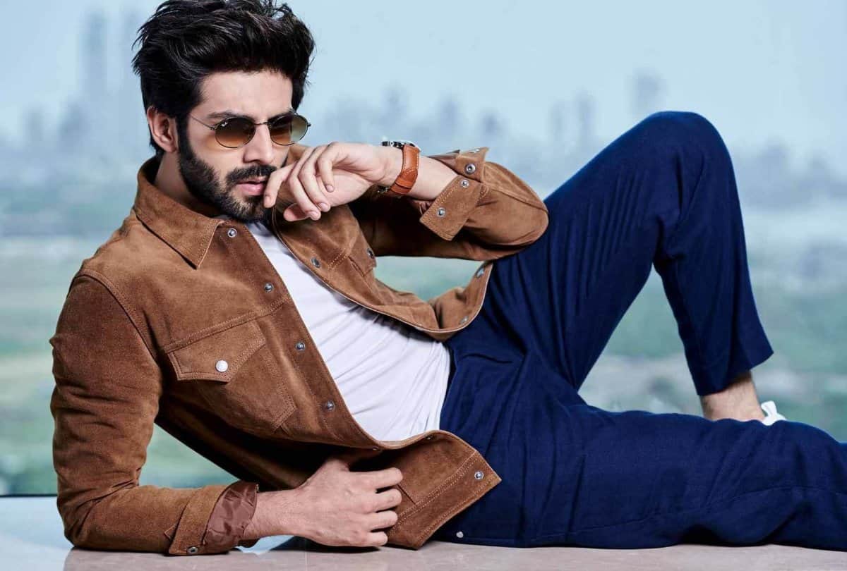 kartik aaryans fan buy 600 shirt to meet him