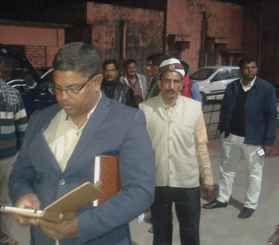 श्रद्धालुओं की पिकअप पलटी, 20 चोटिल, पांच गंभीर घायल