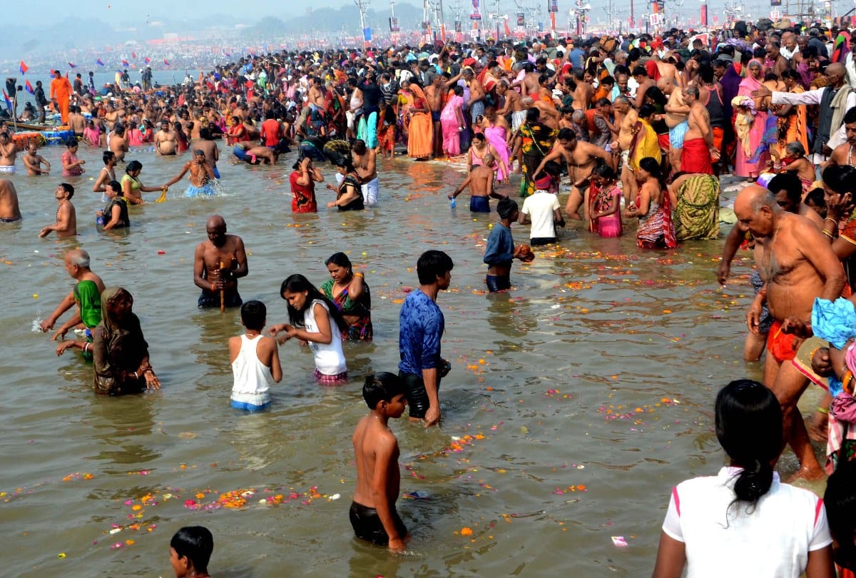 Kumbh 2019: one million devotees holy dip in sangam at kumbh mela prayagraj