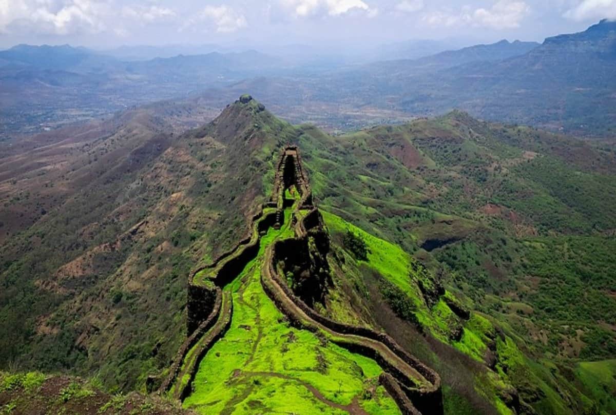 torna fort is best trekking destination in monsoon for adventure in pune