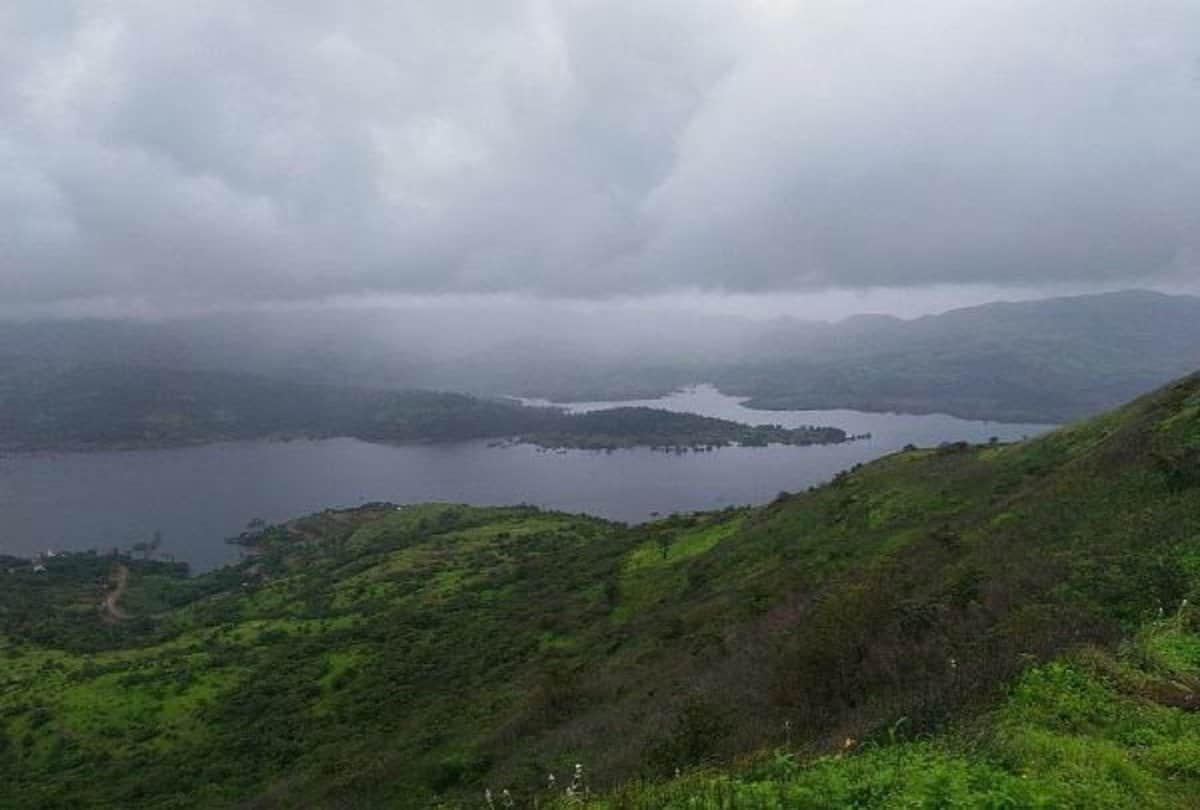torna fort is best trekking destination in monsoon for adventure in pune