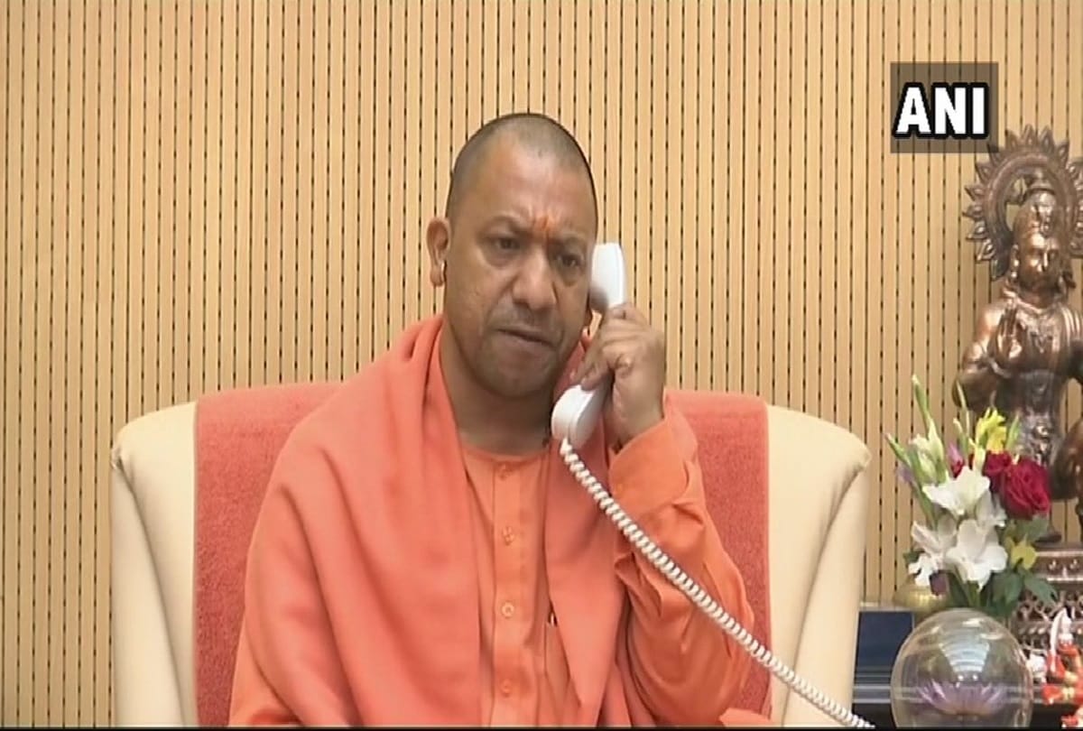 yogi adityanath addressed a rally in west bengal by fone.