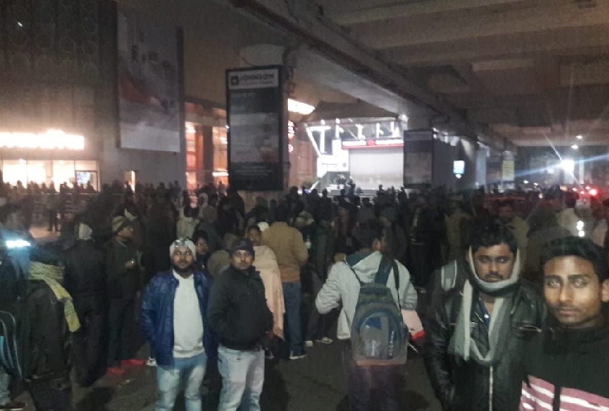 Ruckus at alambagh bus station of lucknow for bus