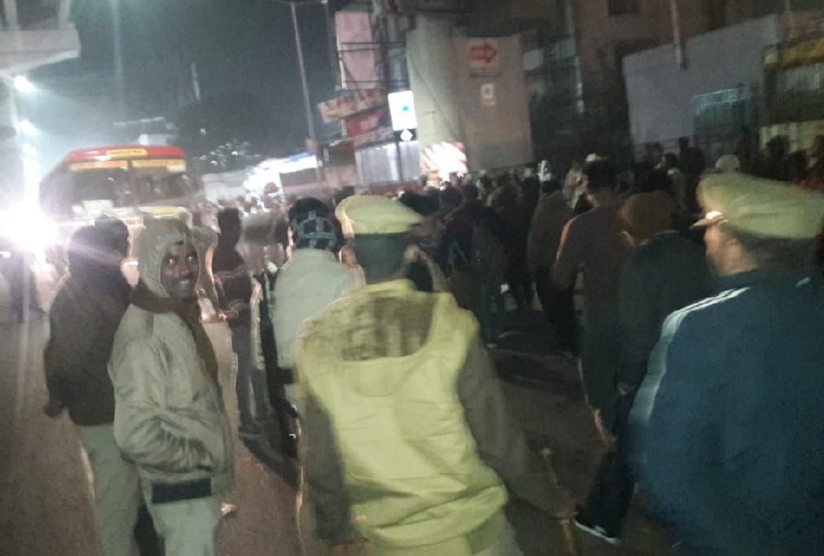 Ruckus at alambagh bus station of lucknow for bus